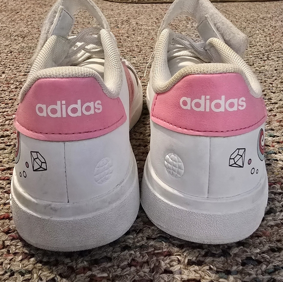 Adidas Grand Court Minnie Mouse Daisy Duck Little Girls 1.5 (1½) Sneakers Shoes - Picture 2 of 8